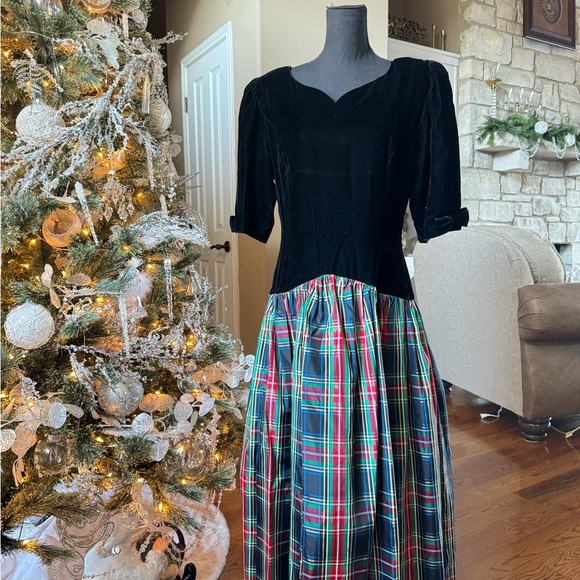Vintage Joan Leslie‎ Velvet Plaid Christmas Dress - Picture 7 of 16
